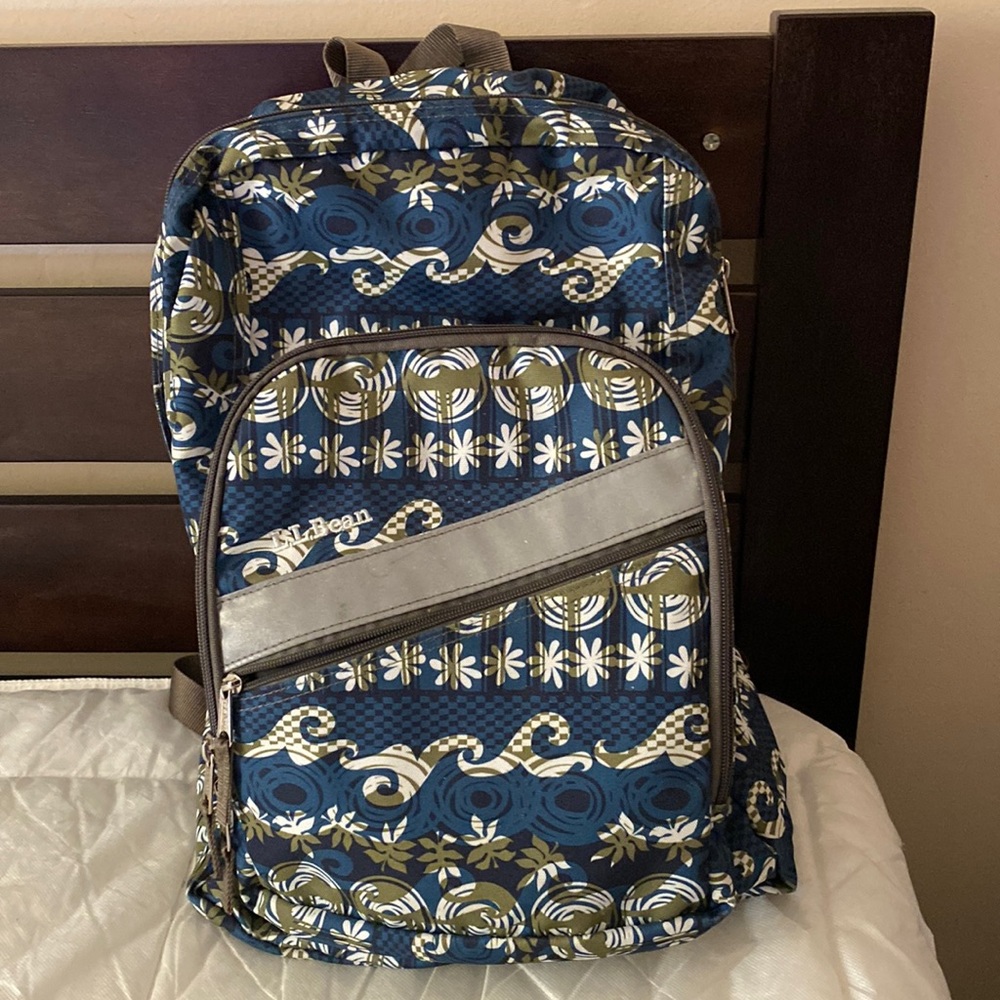 L.L.Bean full sized backpack w/reflective strap
